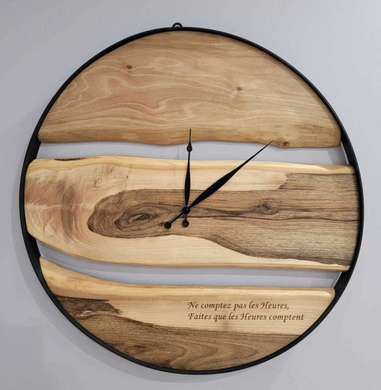 Horloge en noyer