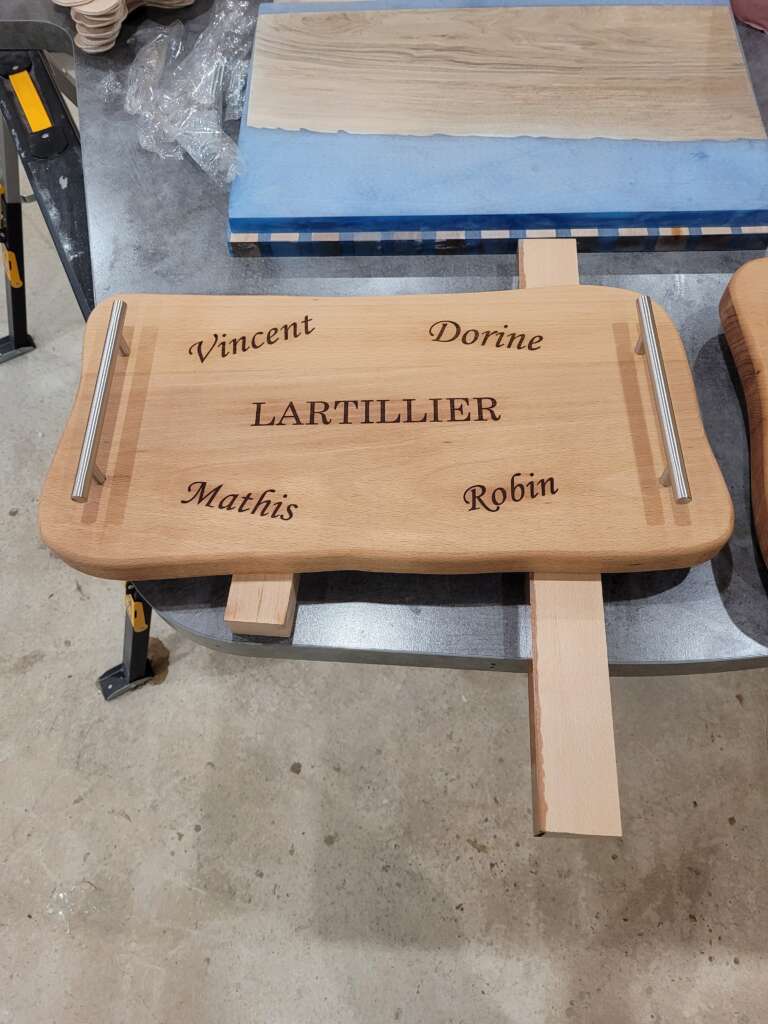 Plateau à poignées