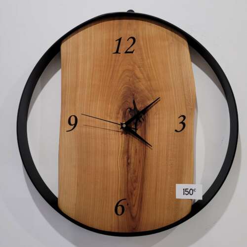 Horloge petit format avec planche verticale