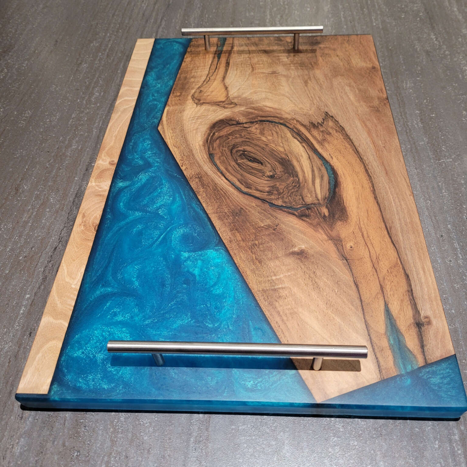 Plateau en Résine Bleue Canard – G.Hodin
